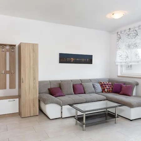Apartman Marica - T2 & Ankica & Marabella *