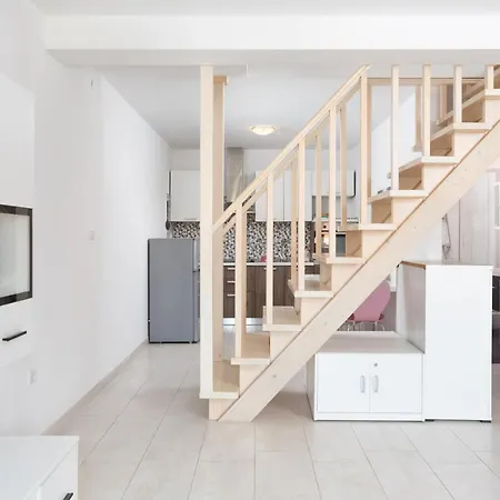 Apartman Marica - T2 & Ankica & Marabella *