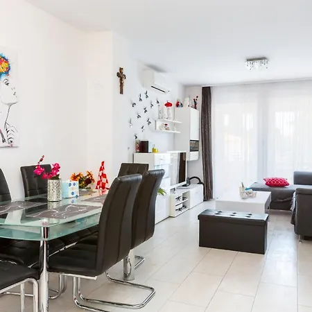 Marica - T2 & Ankica & Marabella Apartman *
