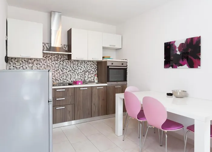 Marica - T2 & Ankica & Marabella 메덜린