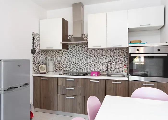 Marica - T2 & Ankica & Marabella