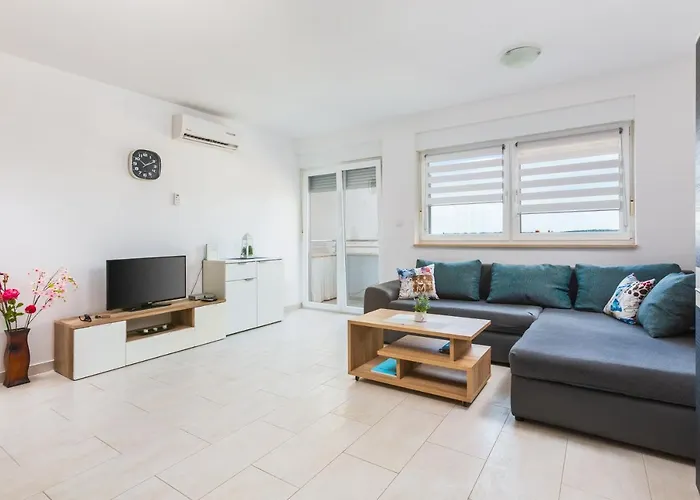 Marica - T2 & Ankica & Marabella 메덜린