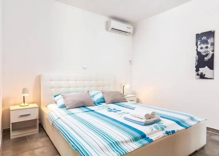 Marica - T2 & Ankica & Marabella 아파트 메덜린