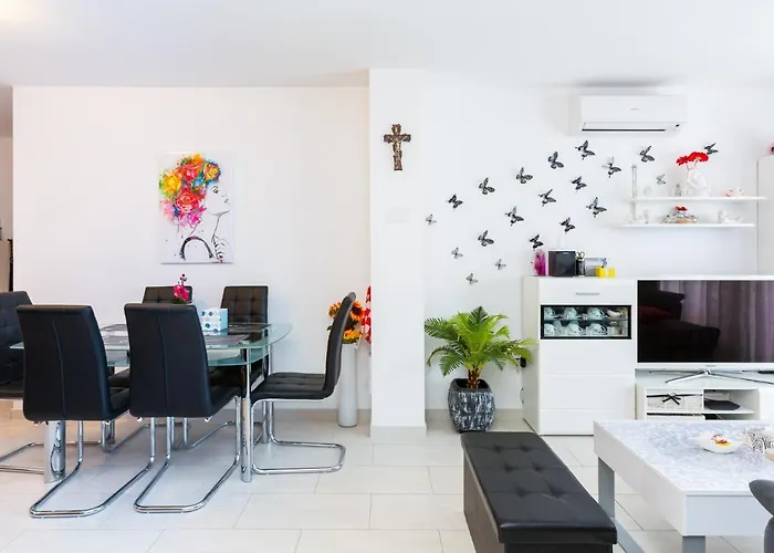 Marica - T2 & Ankica & Marabella 아파트 메덜린